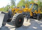 Автогрейдер GR215A